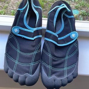 Lifeguard swimming shoes